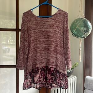 Cute top with flouncy bottom ruffle